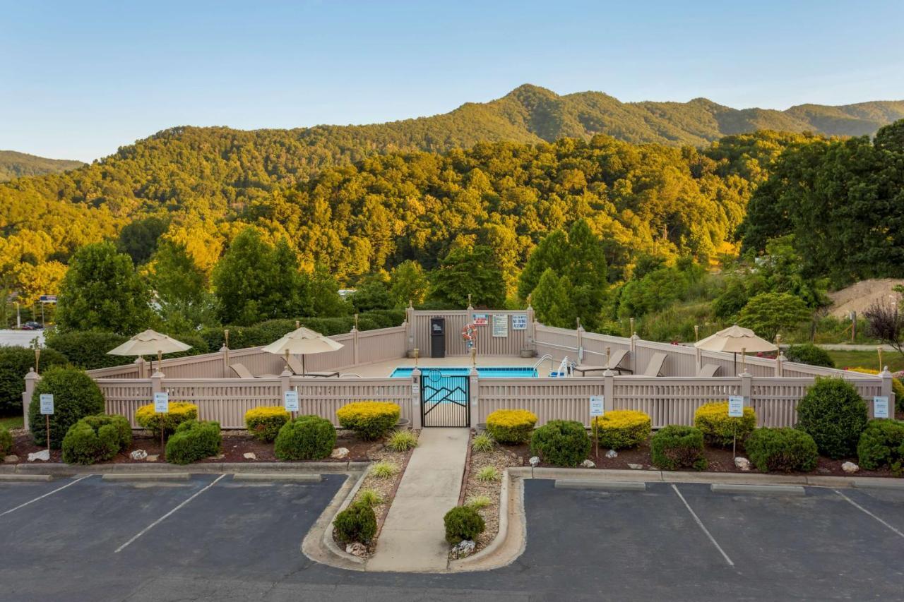 Best Western Smoky Mountain Inn Вейнсвілл Екстер'єр фото