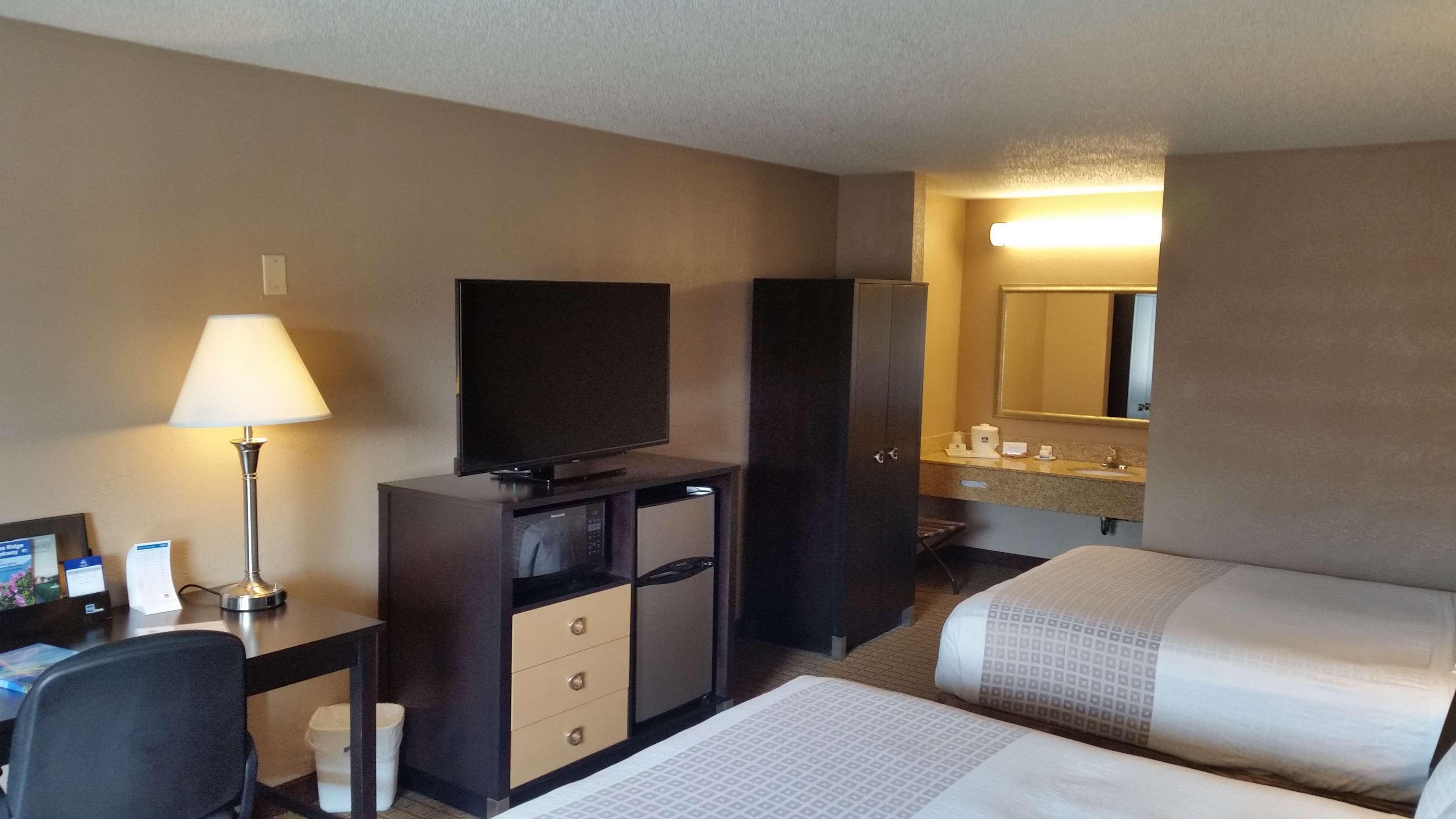 Best Western Smoky Mountain Inn Вейнсвілл Екстер'єр фото